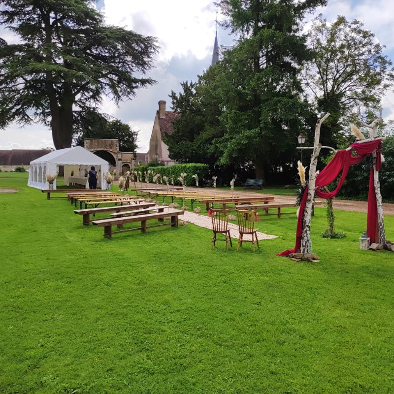 Barnum 4x8 m monté en extérieur – structure étanche pour réception en Eure-et-Loir
