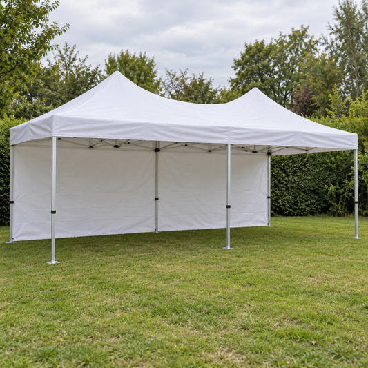 Illustration d’une tonnelle blanche 3 × 6 m ouverte dans un jardin – Happy Air