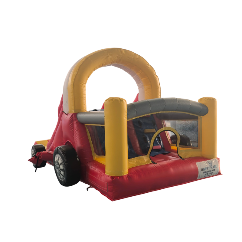 Structure gonflable Happy Car avec tunnel central et passage vers l’extérieur – location Chartres