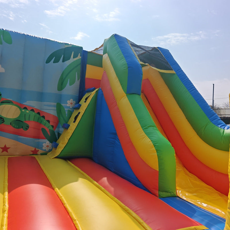 Structure gonflable Happy Funny avec aire de saut et toboggan – kermesse et fête d’école