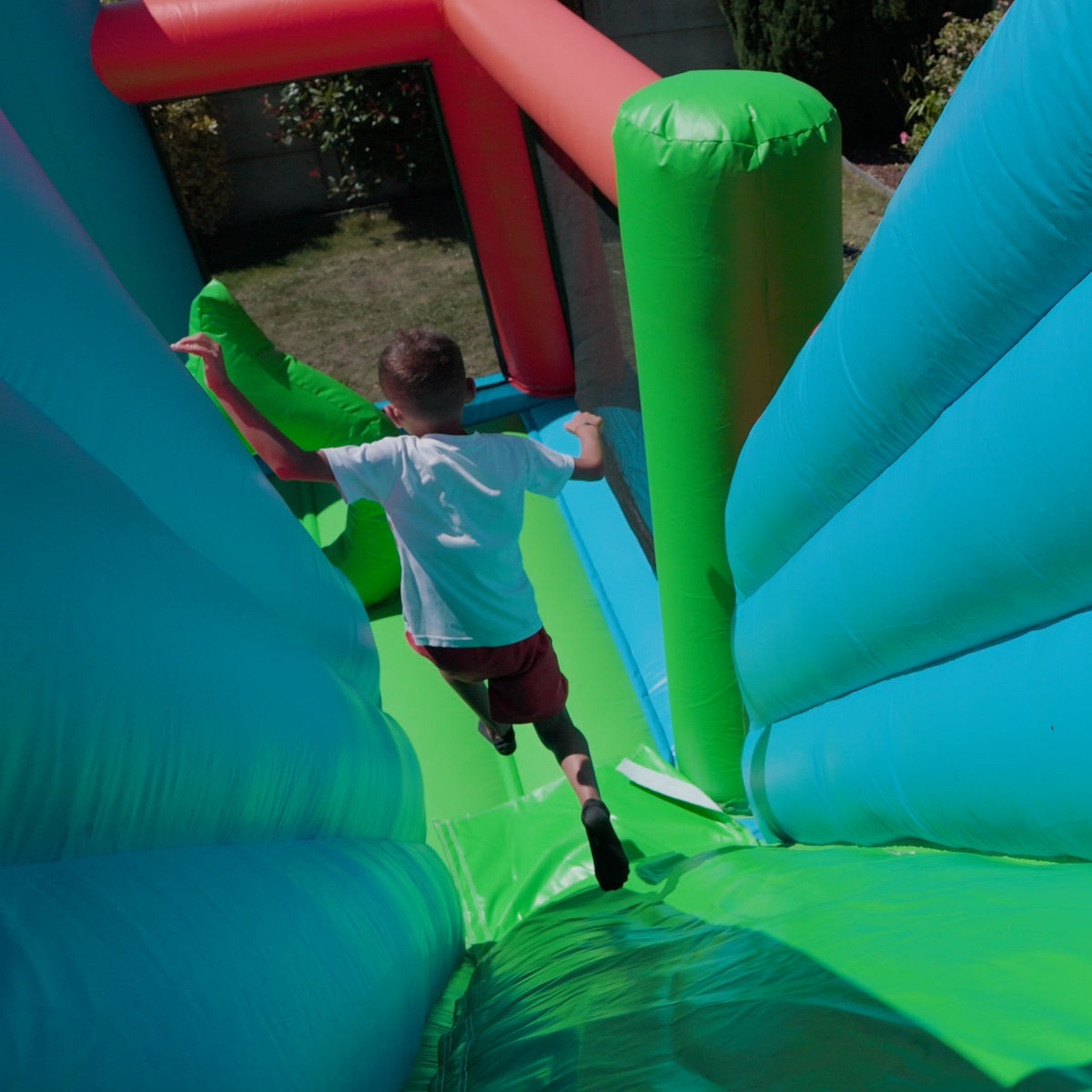 Structure gonflable Happy Angry pour anniversaire enfant (28)